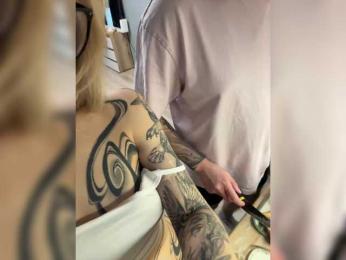 QueenKing webcam bongacams model stream image