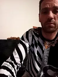 yzabell18 webcam model stream image