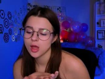 luckybabymeow webcam model stream image