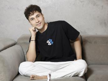 BidieWhite webcam model stream image