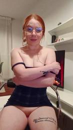 Redheaddol22 webcam model stream image