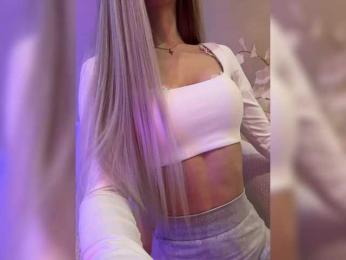 PauLiiine webcam model stream image