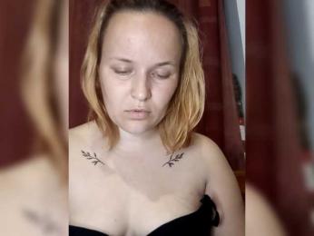 Dana18-1 webcam bongacams model stream image