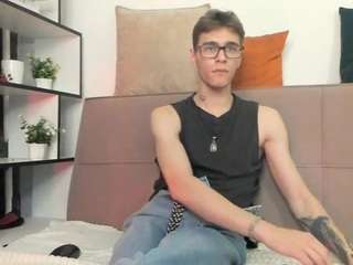 mistralcrush webcam camsoda model stream image