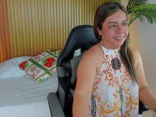 nahia-13 webcam model stream image