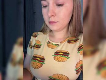 AlinaRay webcam model stream image