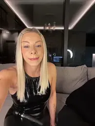 SexOnMyLvL webcam model stream image