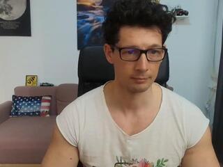 Brutus K webcam flirt4free model stream image