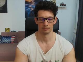 Brutus K webcam flirt4free model stream image