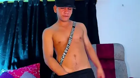 Aless_bigg webcam stripchat model stream image