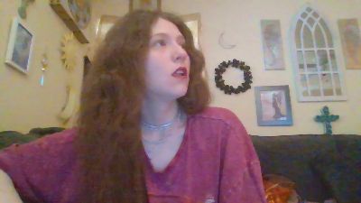 QueenCrimson webcam cam4 model stream image