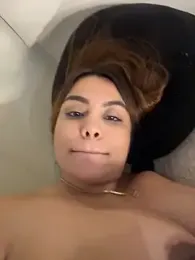 valeria2019hot webcam model stream image