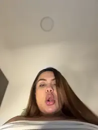 valeria2019hot webcam model stream image