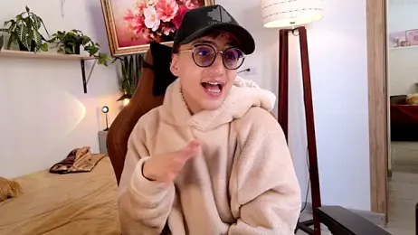 Sr_evann webcam model stream image