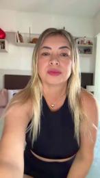 Lolyoz webcam model stream image