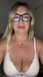 Lolyoz webcam model stream image