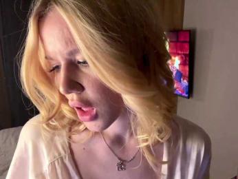 moonavelle webcam model stream image