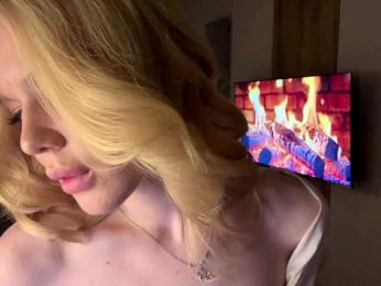 moonavelle webcam model stream image