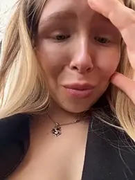 Liza_risky webcam model stream image