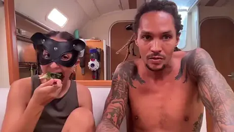 Monk_and_Mia webcam model stream image