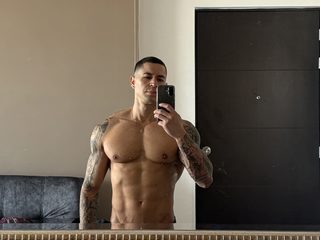 Uxio X webcam model stream image