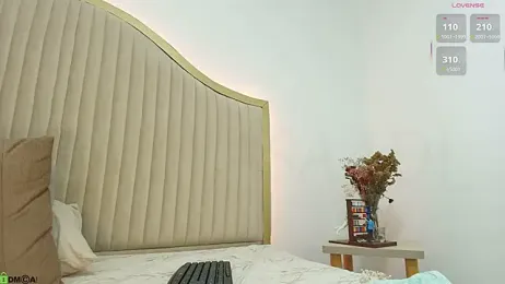 dalilasaadi_ webcam model stream image