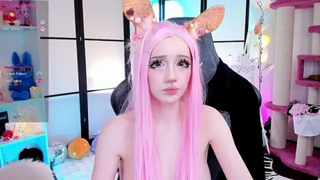 MilkyCute webcam model stream image