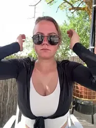 selenaluvv webcam stripchat model stream image