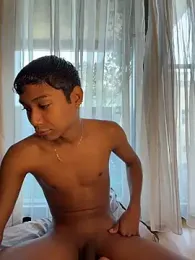 alejo_cute webcam model stream image