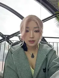 winter11 webcam stripchat model stream image