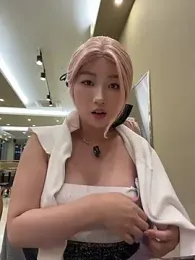 winter11 webcam stripchat model stream image