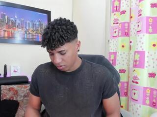 Yoxi Martinez webcam model stream image