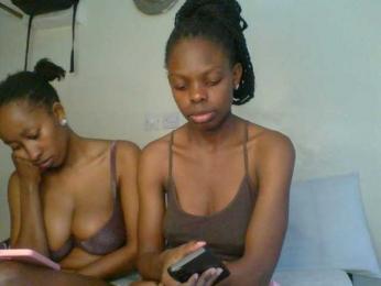 MysticCharm webcam model stream image