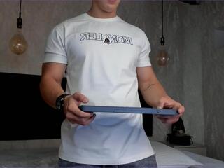 Ashton Hils webcam model stream image