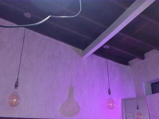 Ashton Hils webcam model stream image