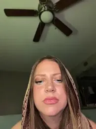 molly_witha_chance webcam model stream image