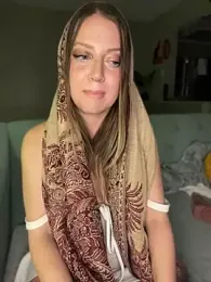 molly_witha_chance webcam model stream image