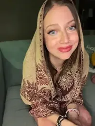 molly_witha_chance webcam model stream image