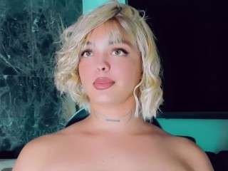 emmasaenz webcam model stream image