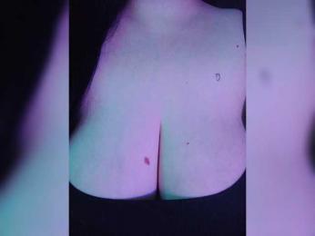 Ali_na webcam model stream image