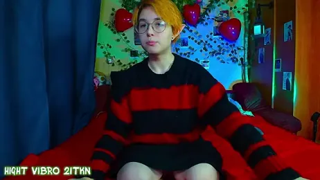 TrickyKitsune webcam stripchat model stream image