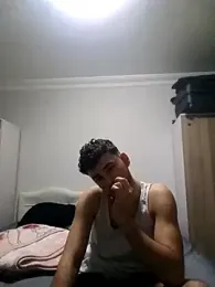 Yasinyasin7 webcam model stream image