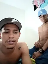 WolVID_XX77 webcam model stream image