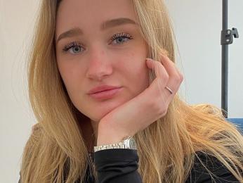 CristieBozzone webcam livejasmin model stream image