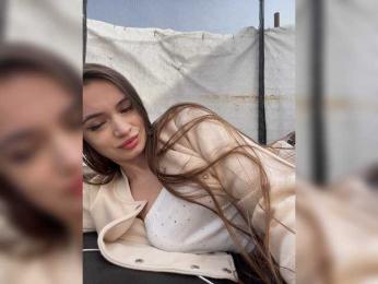 -_-_-------- webcam bongacams model stream image