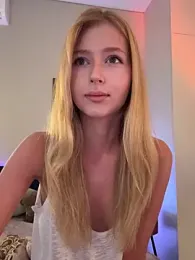 LunaRase webcam model stream image