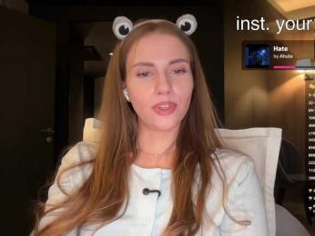 VikkiExtraCheese webcam bongacams model stream image