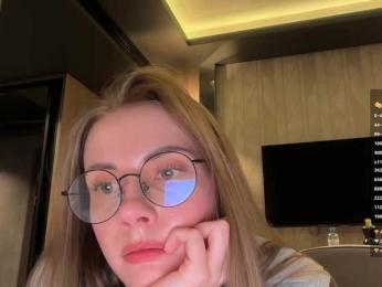 VikkiExtraCheese webcam bongacams model stream image