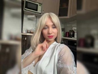 TopWoman webcam bongacams model stream image