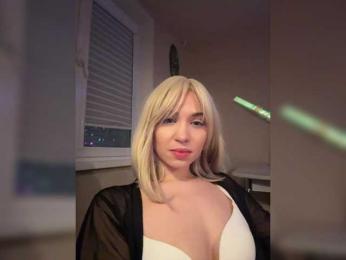 TopWoman webcam bongacams model stream image